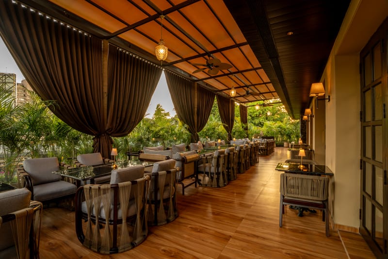 Palm Restaurant moment 4